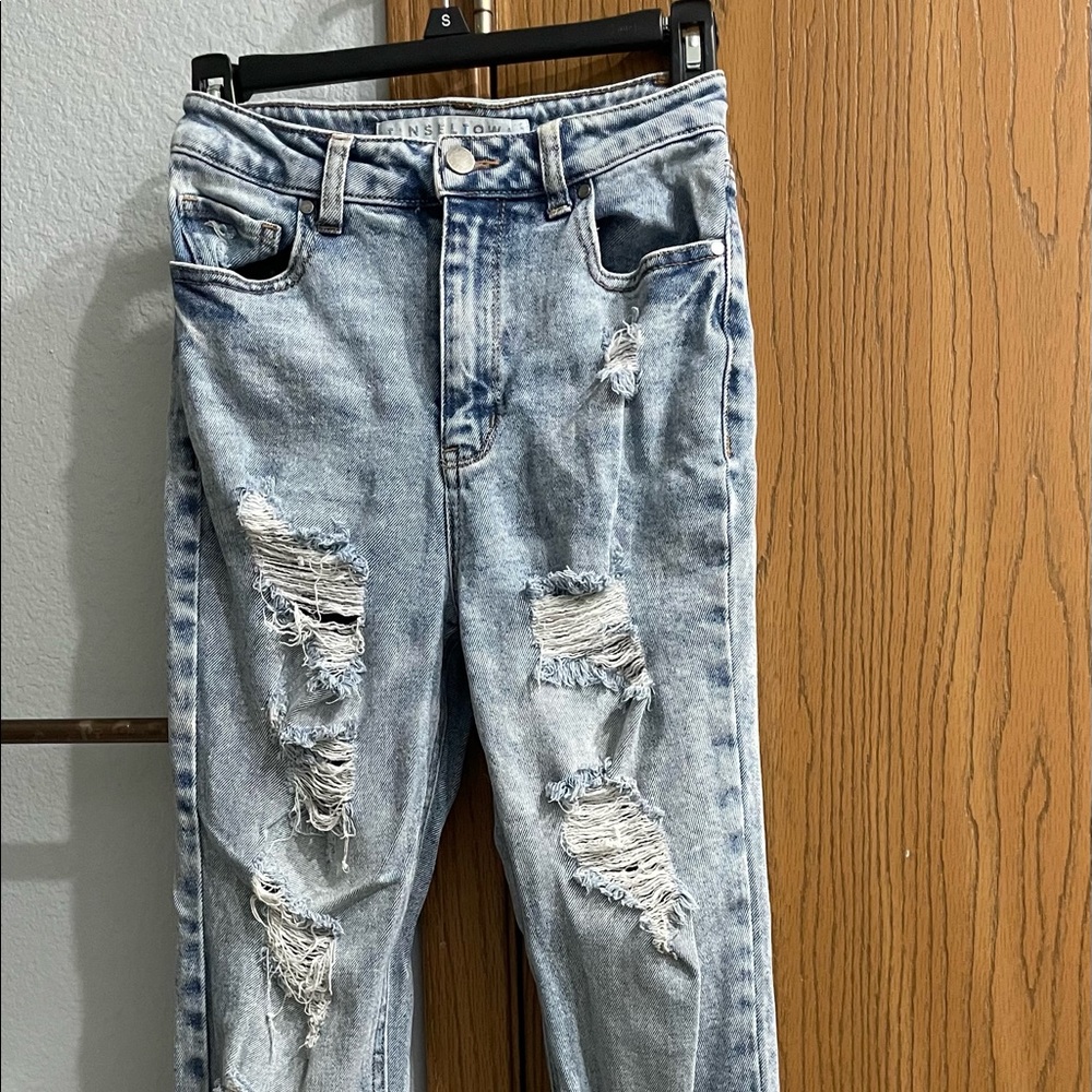 light blue tinseltown mom jeans